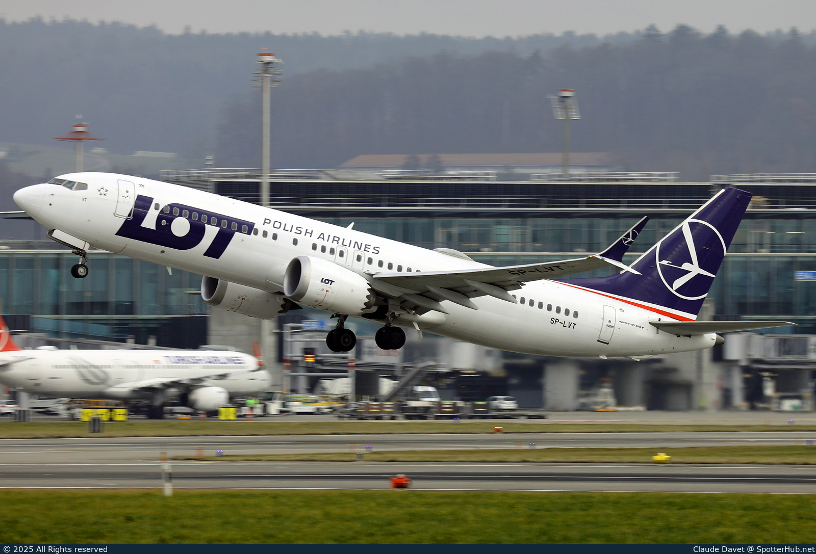 Photo of SP-LVT - Boeing 737 MAX 8 operated by LOT Polish Airlines