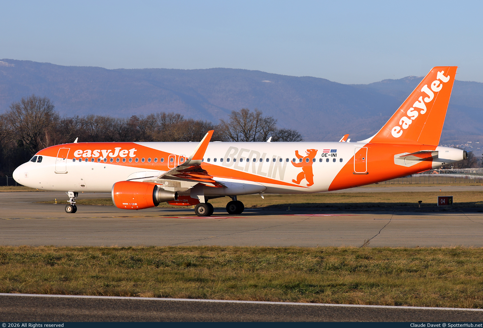 Photo of OE-INI - Airbus A320-214 operated by easyJet Europe