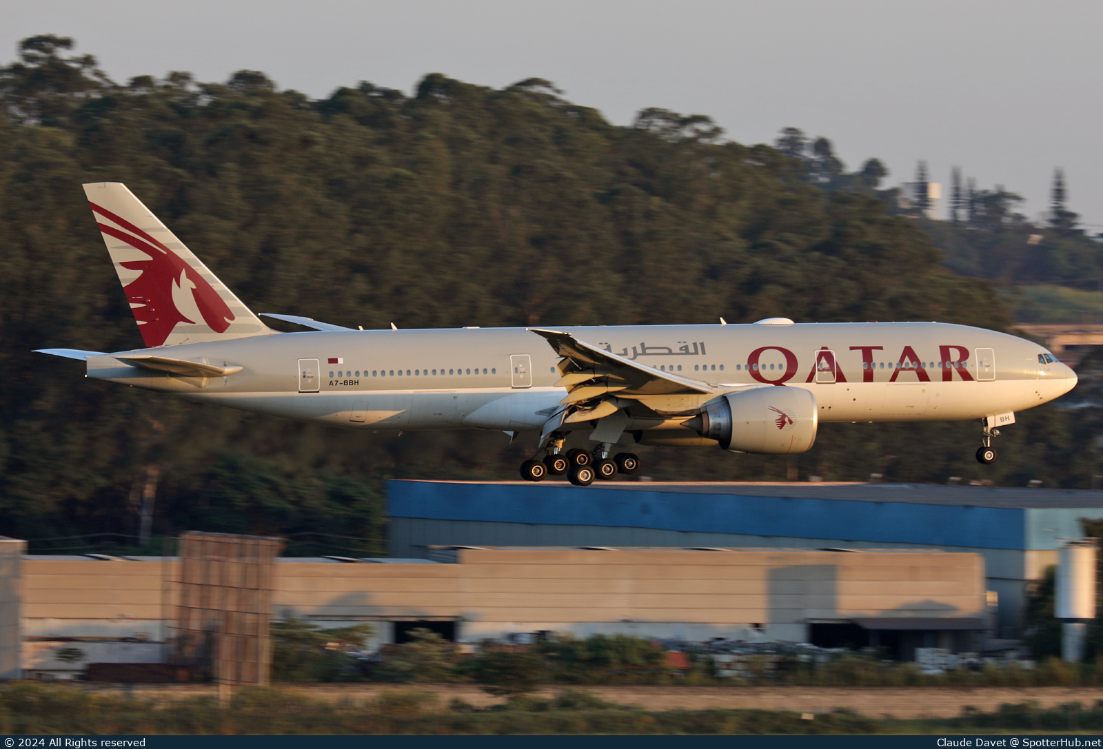 Photo of A7-BBH - Boeing 777-2DZ(LR) operated by Qatar Airways