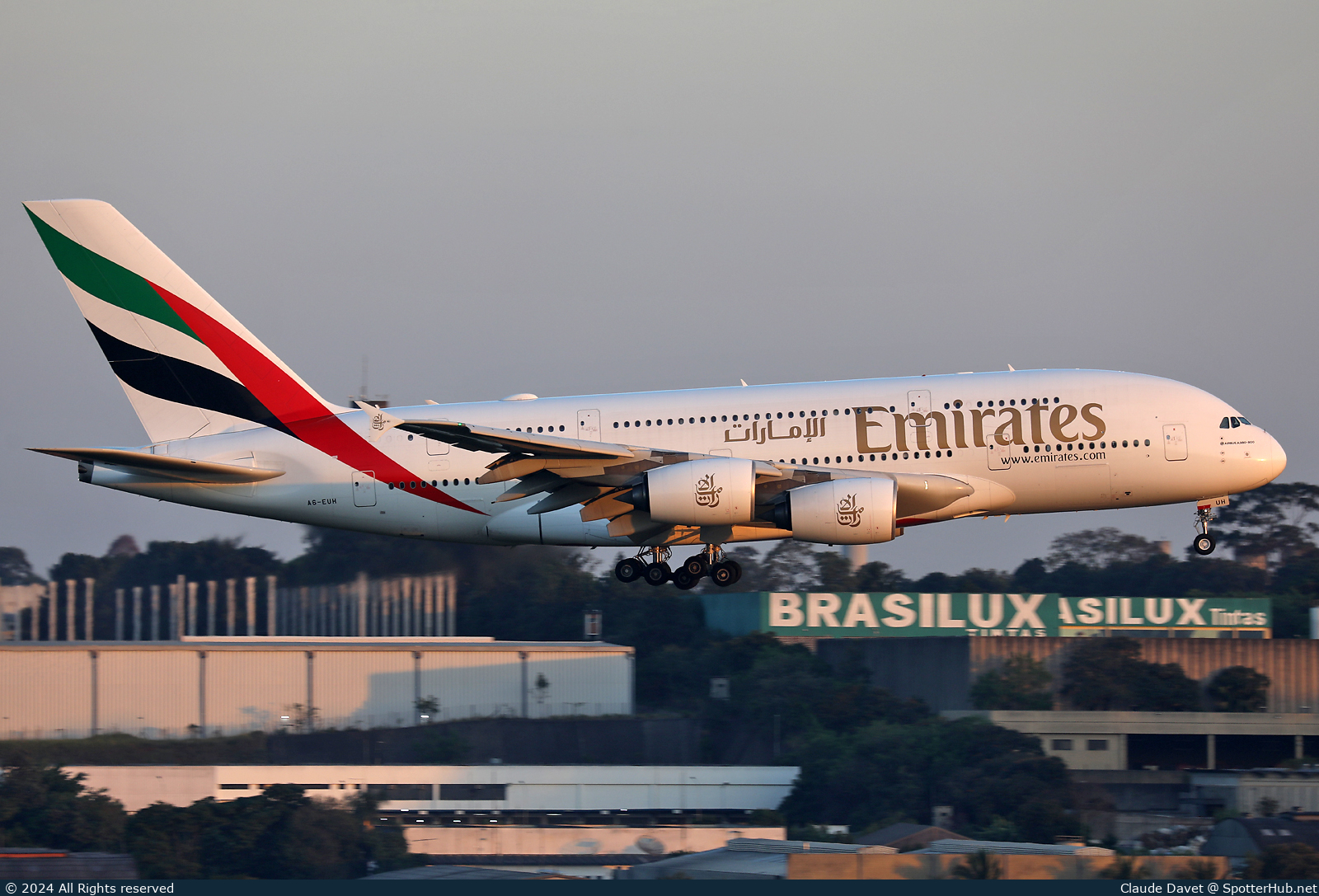 Photo of A6-EUH - Airbus A380-861 operated by Emirates