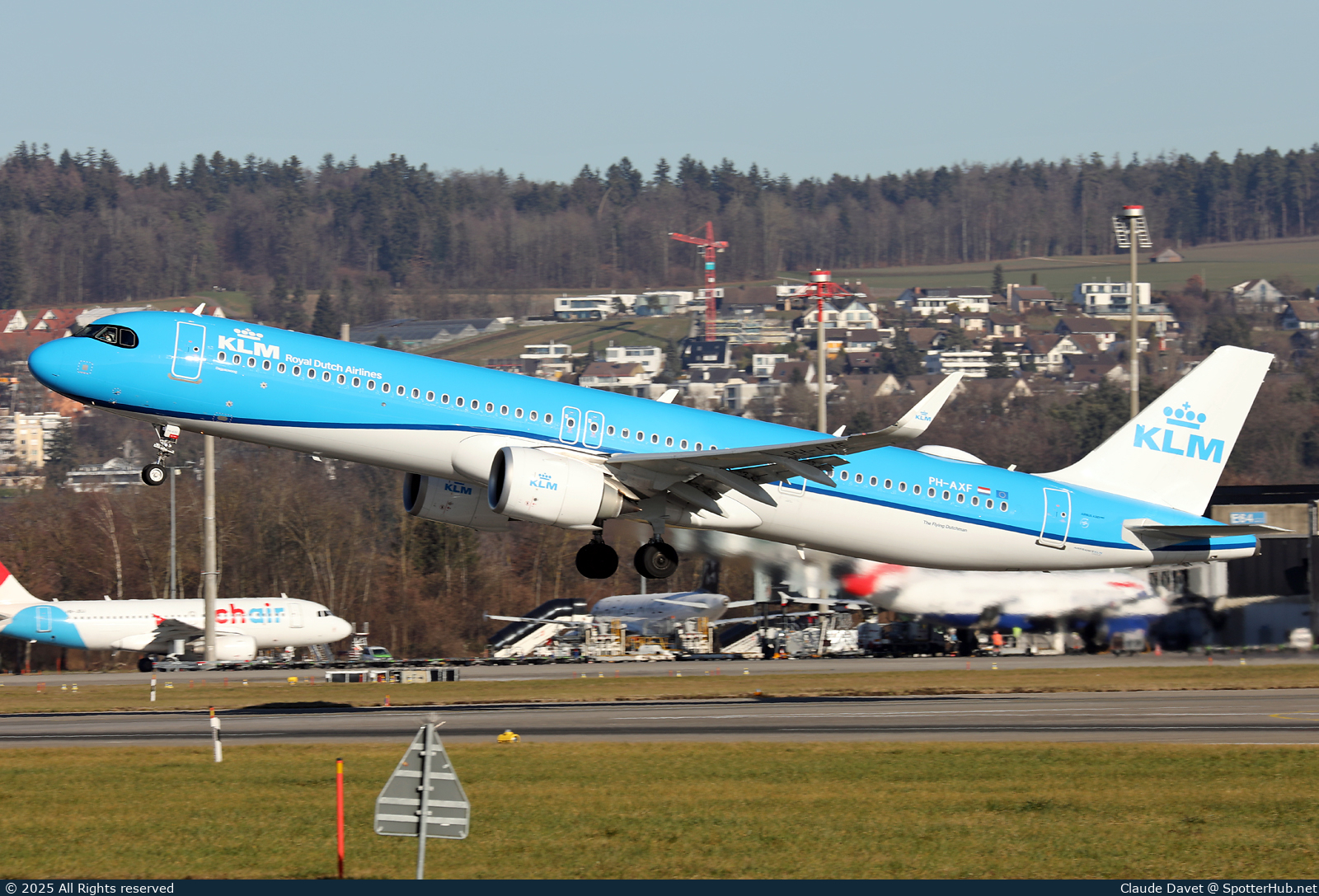 Photo of PH-AXF - Airbus A321-252NX operated by KLM Royal Dutch Airlines