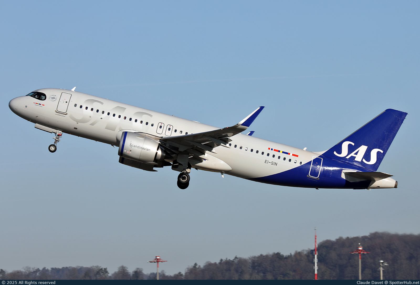 Photo of EI-SIN - Airbus A320-251N operated by SAS Connect