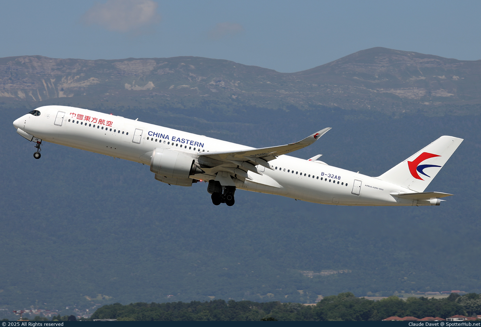 Photo of B-32A8 - Airbus A350-941 operated by China Eastern Airlines
