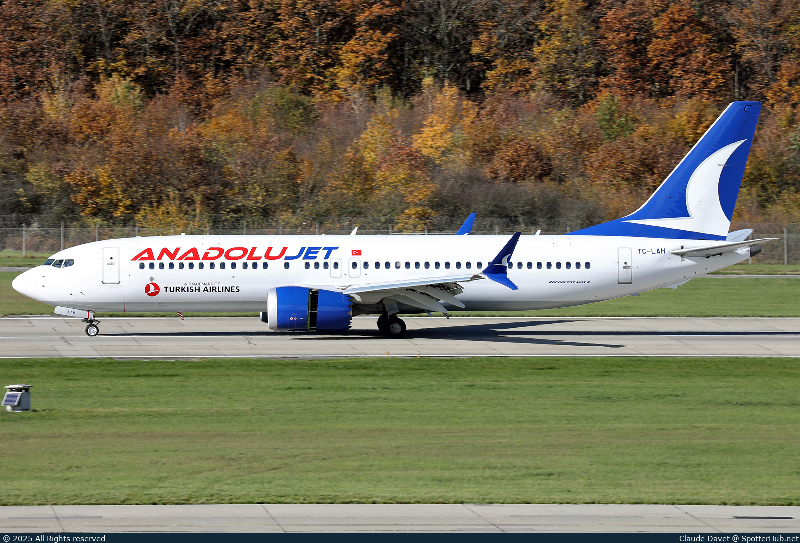 Photo of TC-LAH - Boeing 737 MAX 8 operated by AnadoluJet