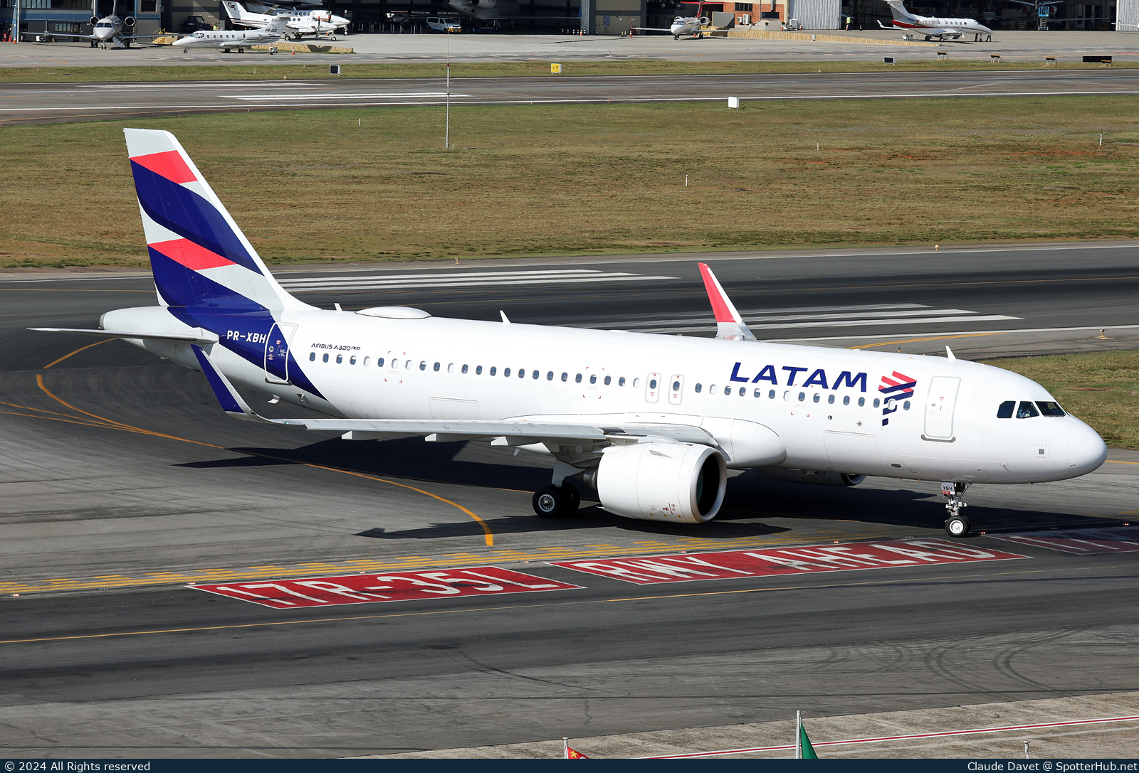 Photo of PR-XBH - Airbus A320-271N operated by LATAM Airlines Brasil