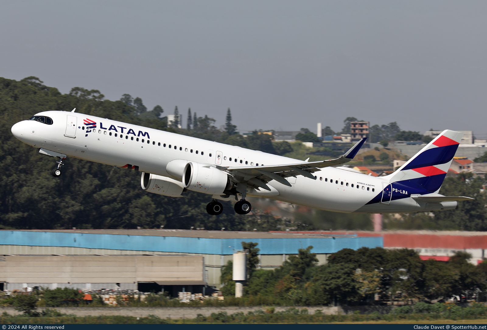 Photo of PS-LBA - Airbus A321-271NX operated by LATAM Airlines Brasil