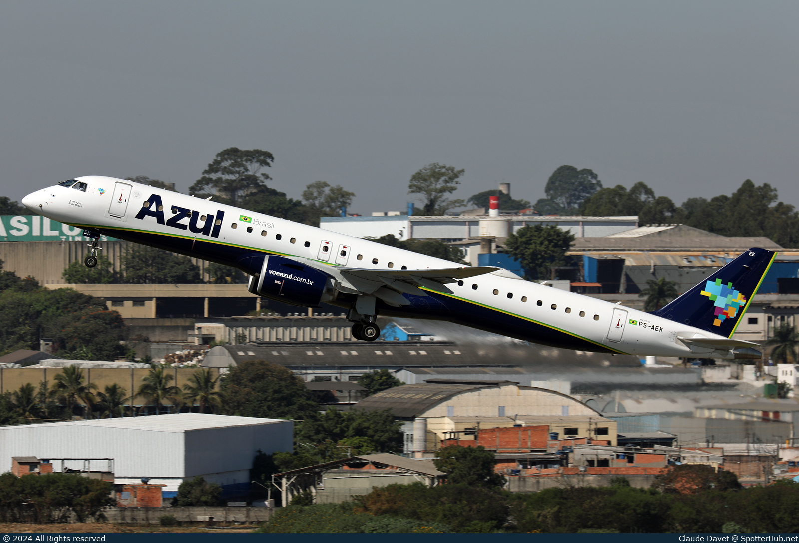 Photo of PS-AEK - Embraer ERJ-195-E2 operated by Azul