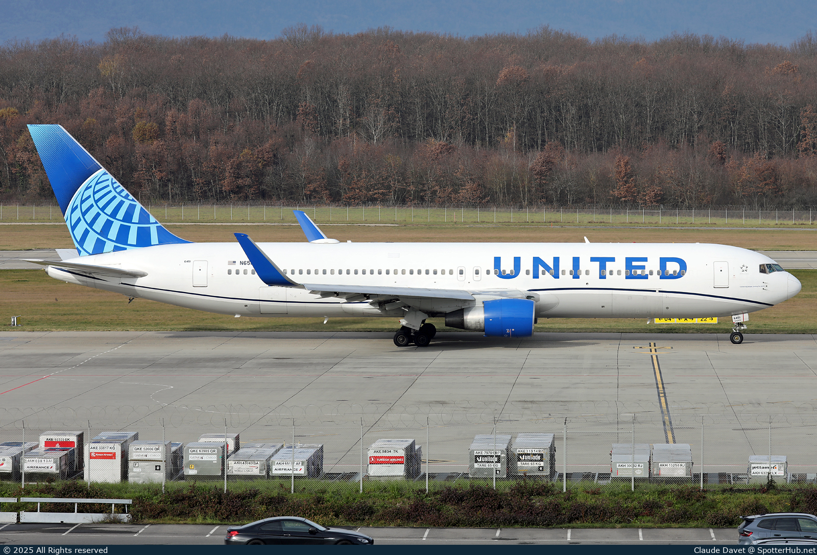 Photo of N651UA - Boeing 767-322(ER) operated by United Airlines