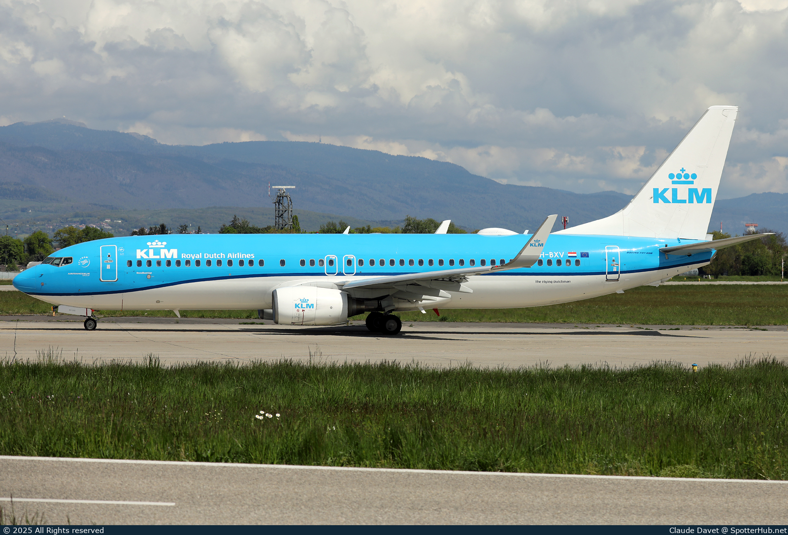Photo of PH-BXV - Boeing 737-8K2 operated by KLM Royal Dutch Airlines