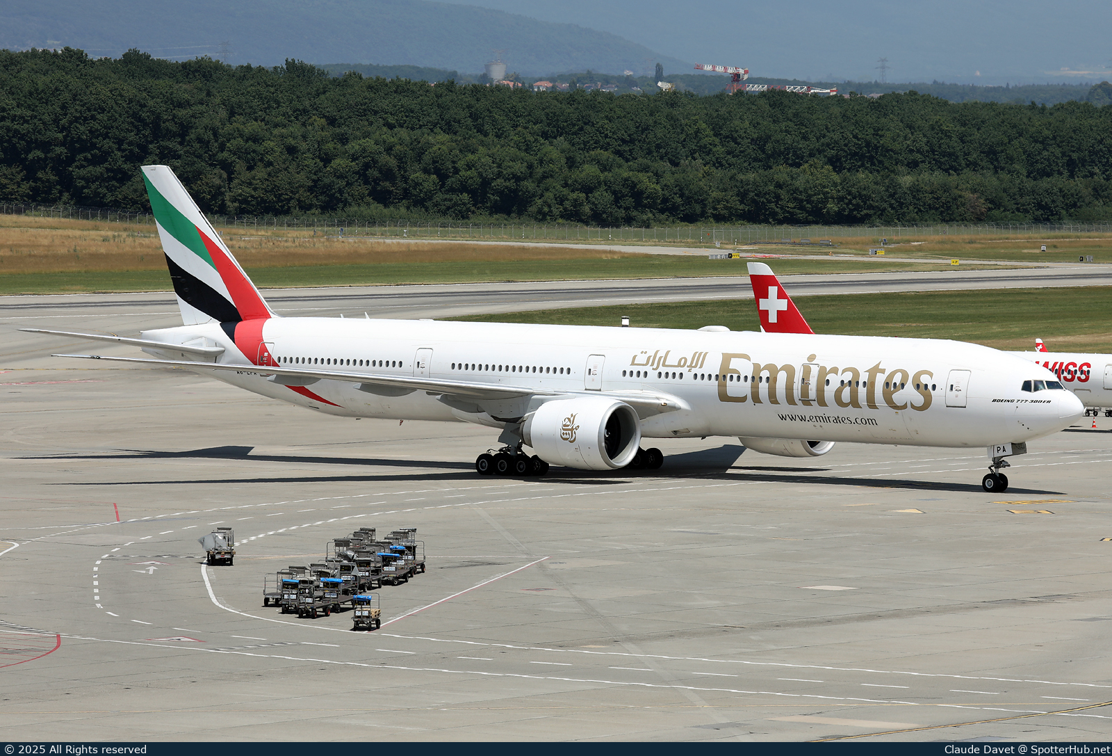 Photo of A6-EPA - Boeing 777-31H(ER) operated by Emirates