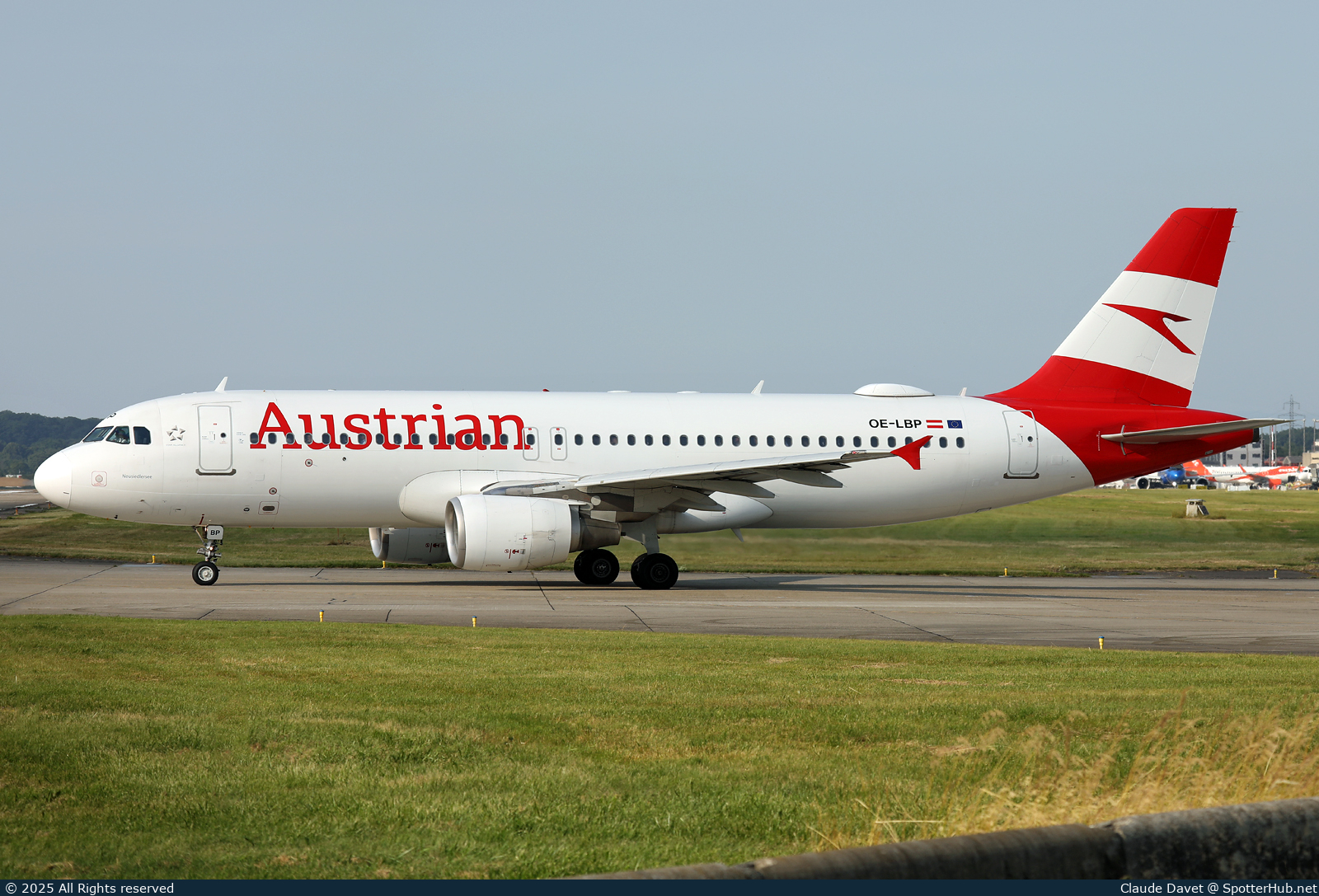 Photo of OE-LBP - Airbus A320-214 operated by Austrian Airlines