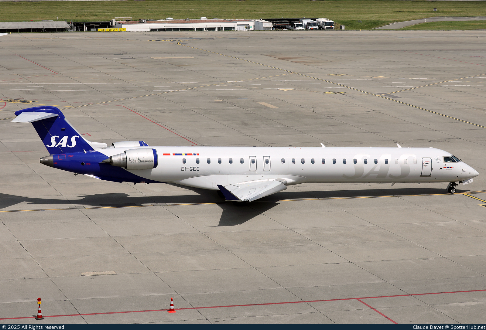 Photo of EI-GEC - Bombardier CRJ-900LR operated by SAS Scandinavian Airlines (opb CityJet)
