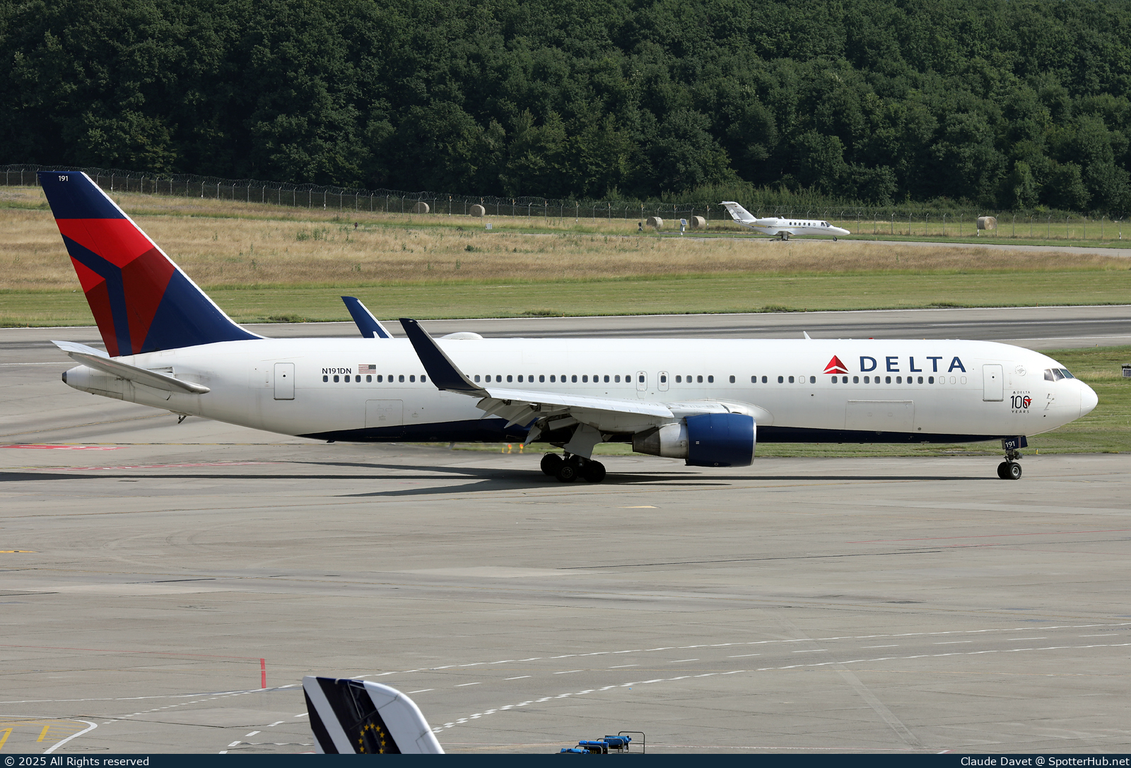 Photo of N191DN - Boeing 767-332(ER) operated by Delta Air Lines