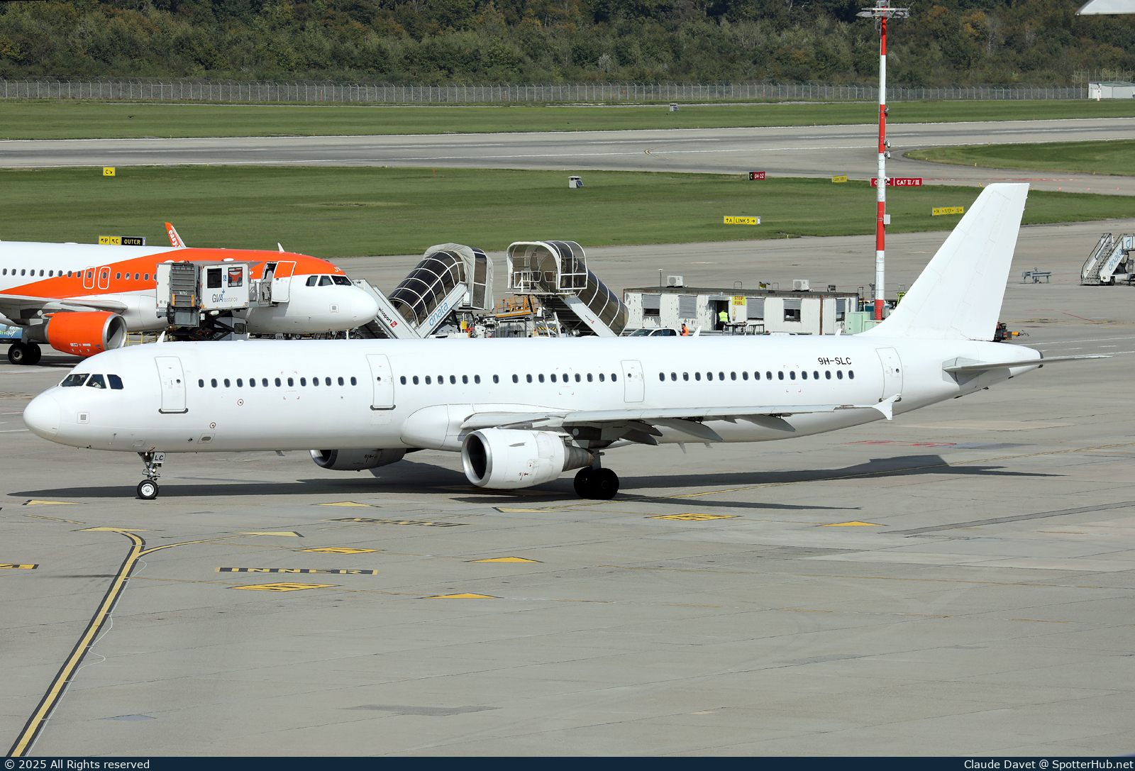 Photo of 9H-SLC - Airbus A321-211 operated by AnadoluJet (opb SmartLynx Malta)