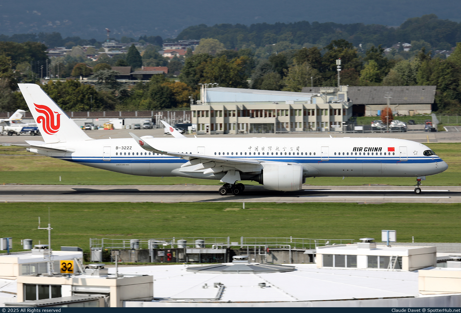 Photo of B-322Z - Airbus A350-941 operated by Air China