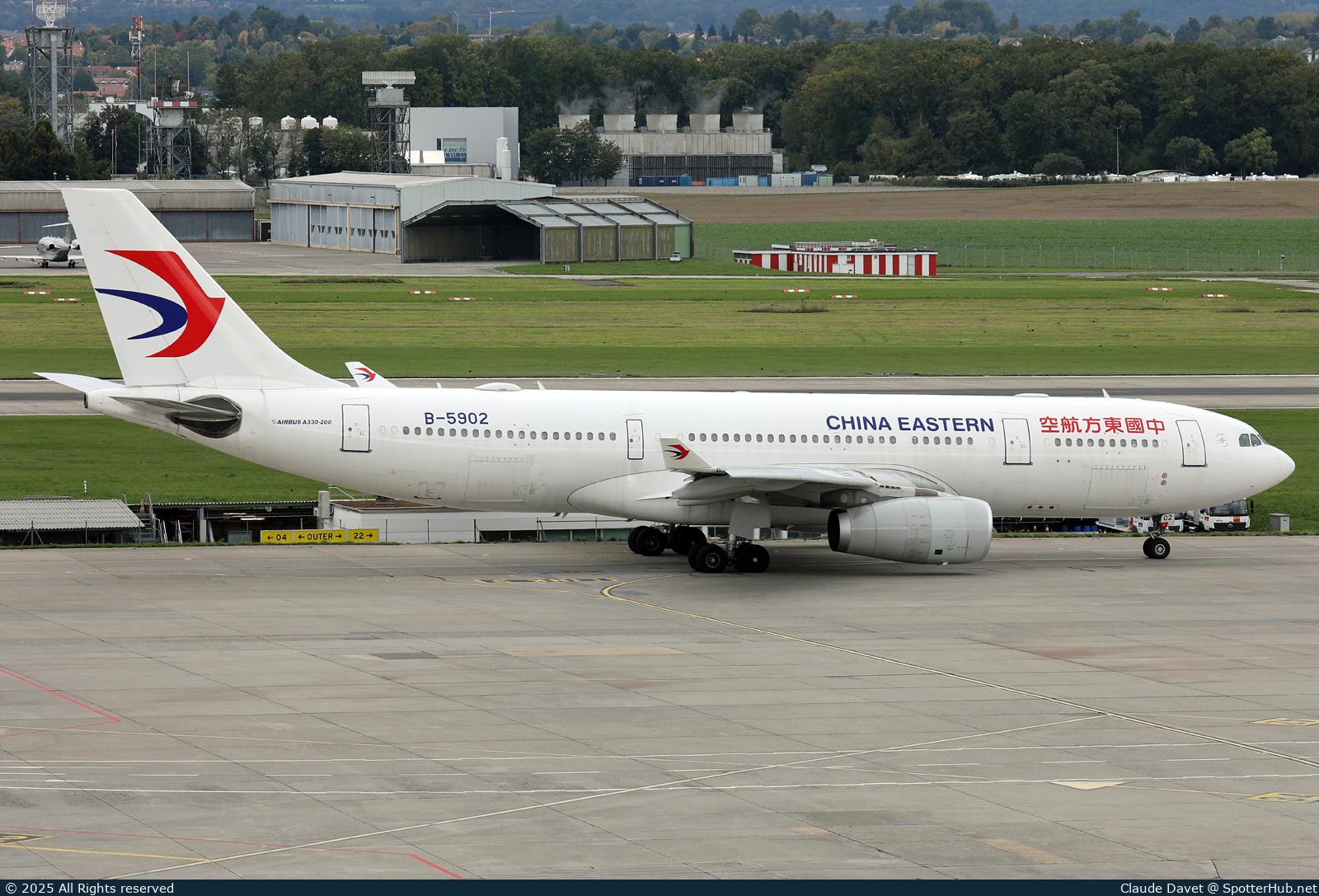 Photo of B-5902 - Airbus A330-243 operated by China Eastern Airlines
