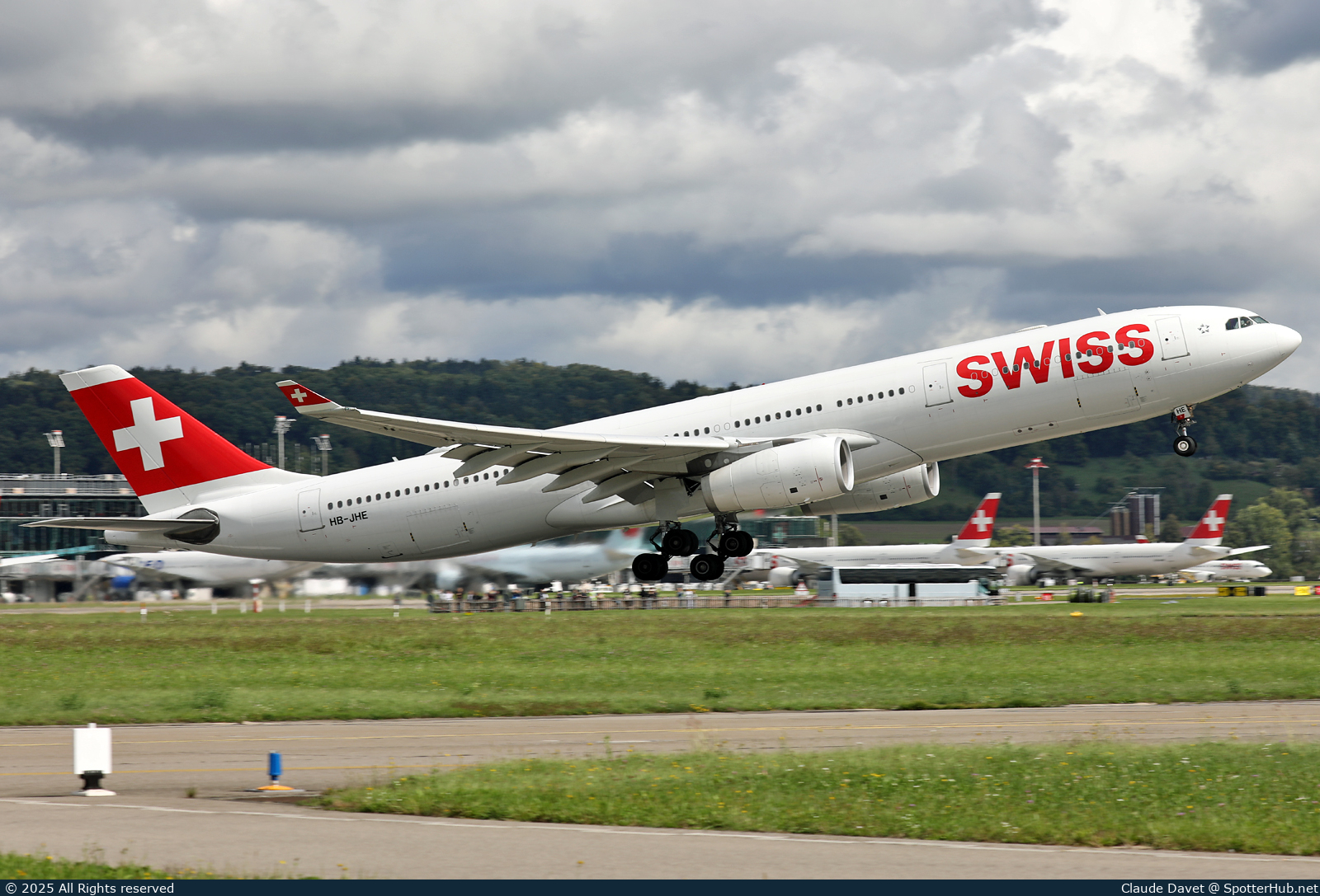 Photo of HB-JHE - Airbus A330-343 operated by Swiss International Air Lines