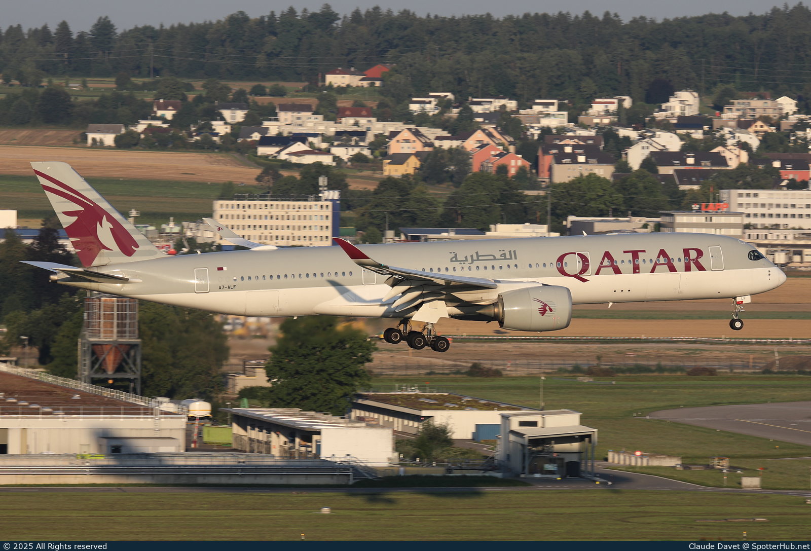 Photo of A7-ALF - Airbus A350-941 operated by Qatar Airways