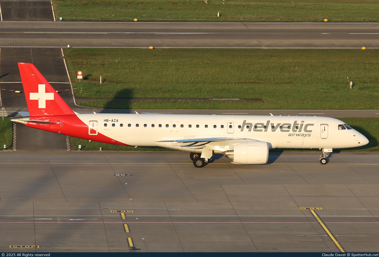 Photo of HB-AZA - Embraer ERJ-190-E2 operated by Helvetic Airways