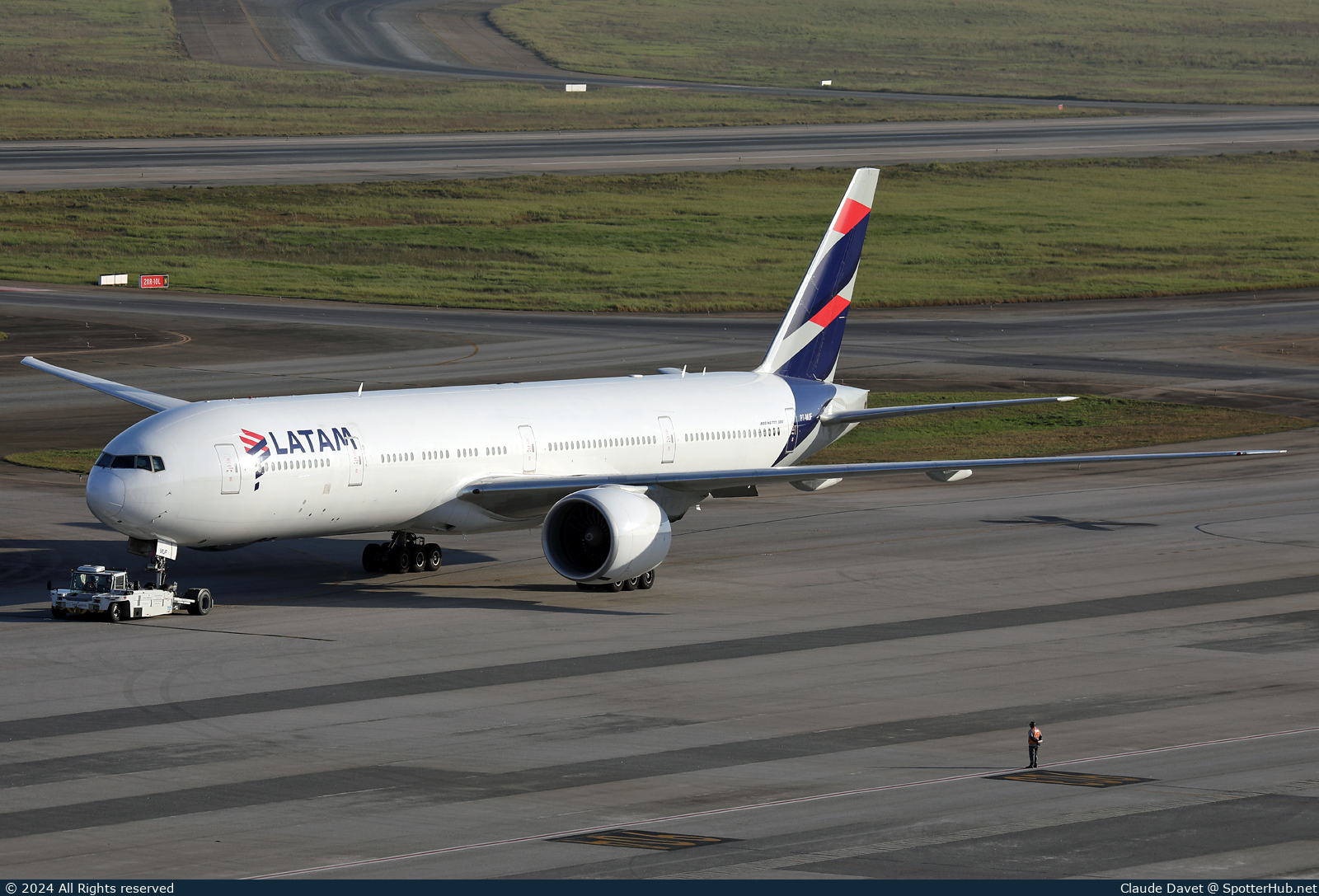 Photo of PT-MUF - Boeing 777-32W(ER) operated by LATAM Airlines Brasil