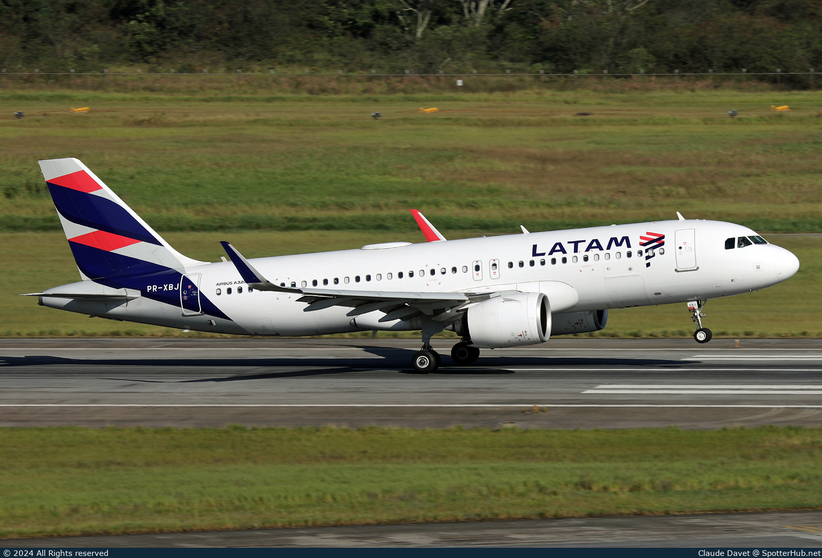 Photo of PR-XBJ - Airbus A320-271N operated by LATAM Airlines Brasil