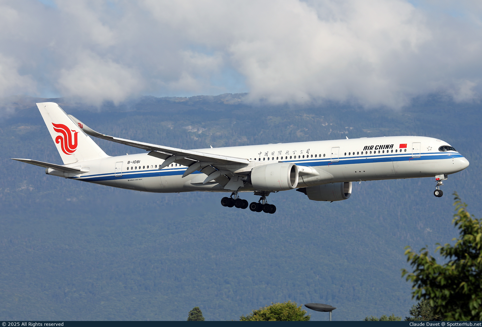 Photo of B-1081 - Airbus A350-941 operated by Air China