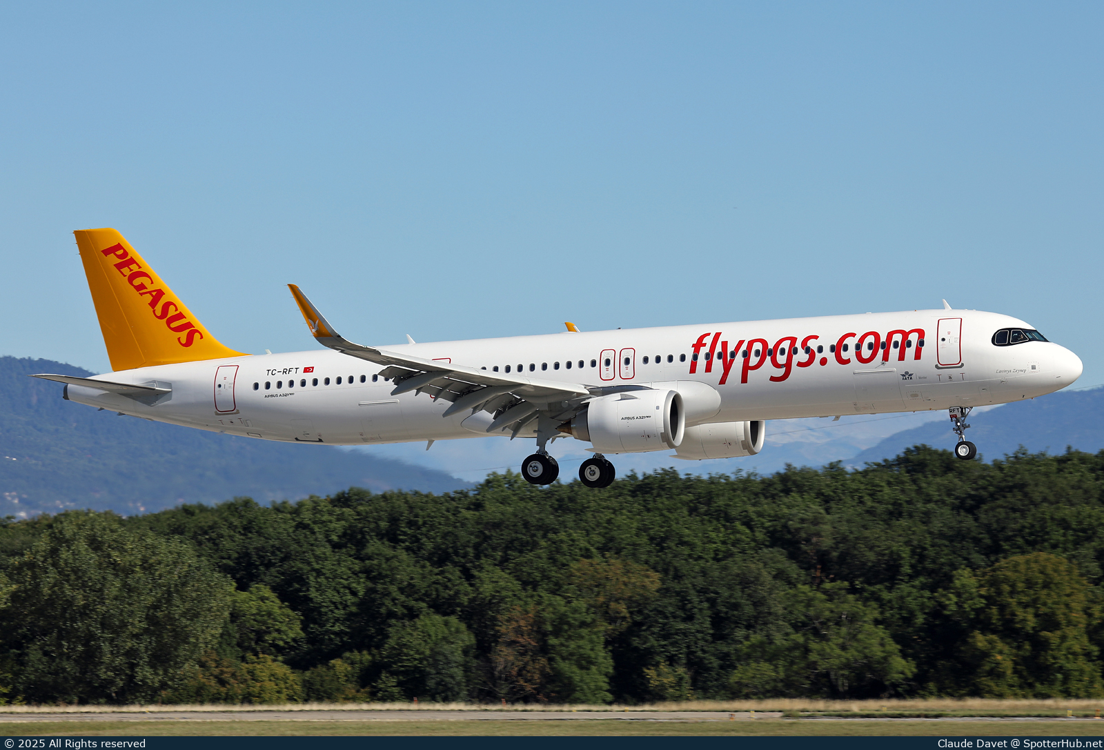Photo of TC-RFT - Airbus A321-251NX operated by Pegasus Airlines