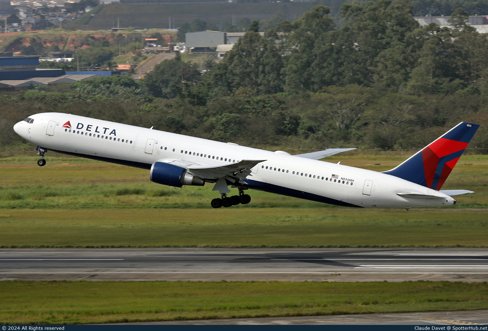 Photo of N834MH - Boeing 767-432(ER) operated by Delta Air Lines