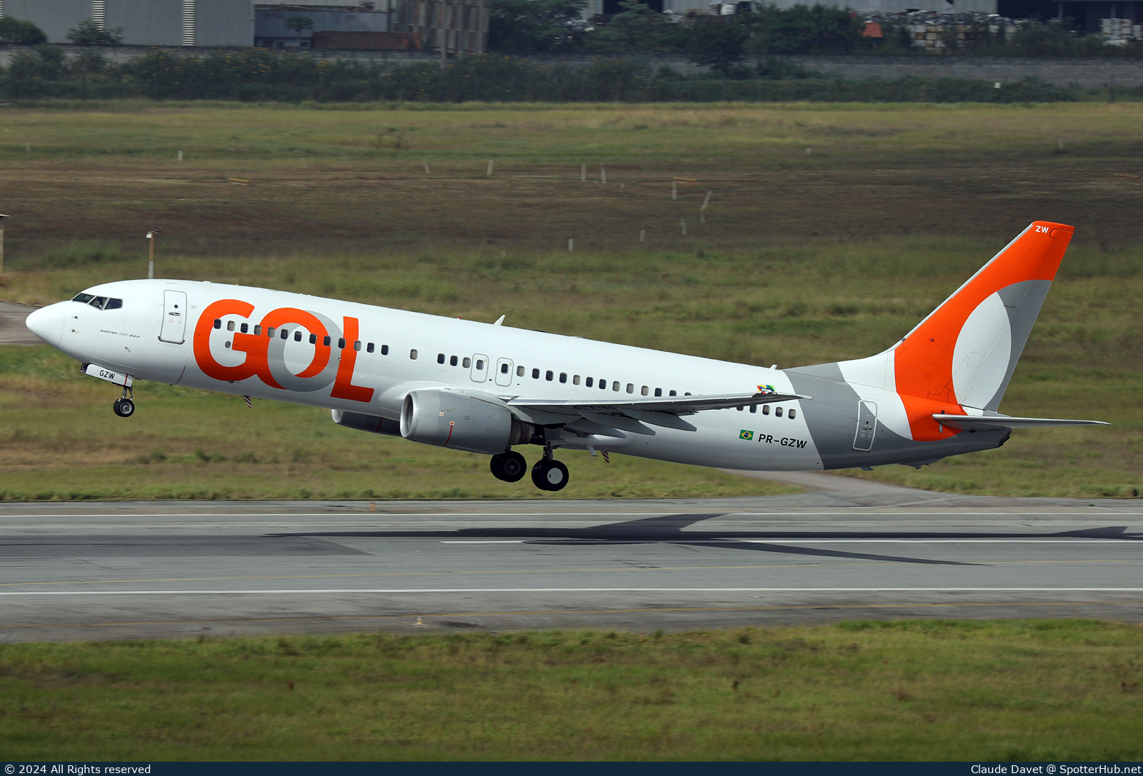 Photo of PR-GZW - Boeing 737-86N operated by GOL Linhas Aéreas