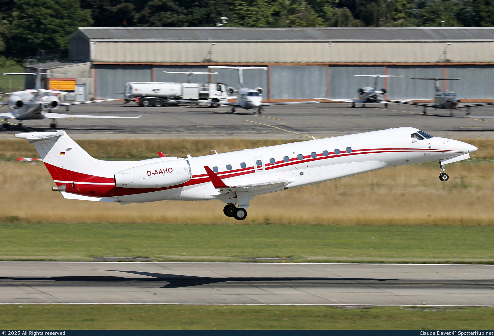 Photo of D-AAHO - Embraer Legacy 650 operated by VistaJet Germany