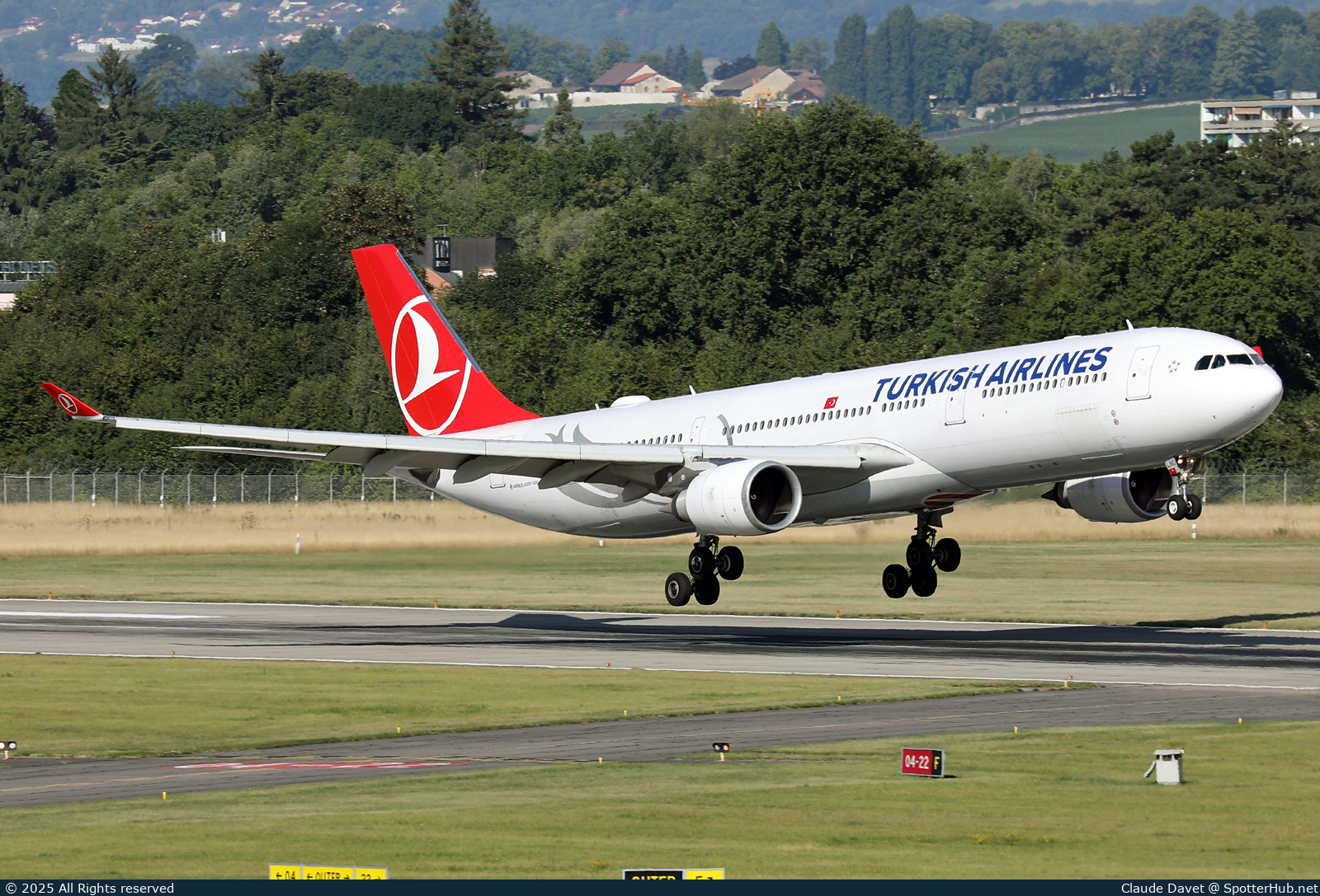 Photo of TC-LNG - Airbus A330-303 operated by Turkish Airlines