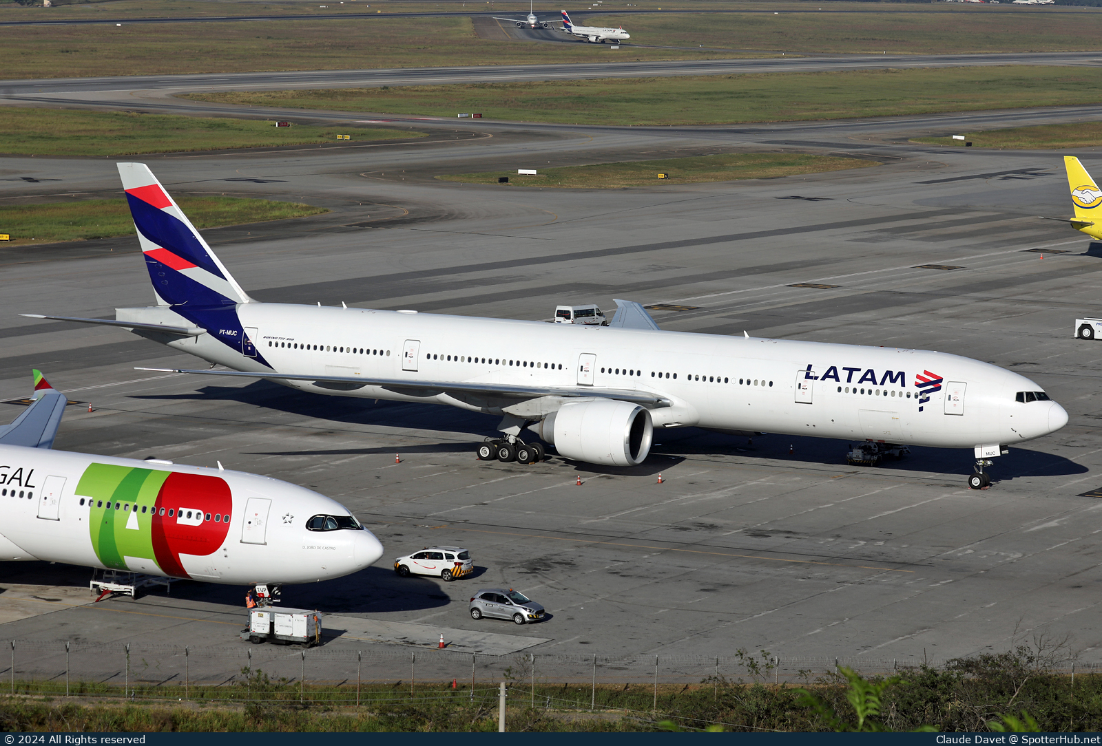 Photo of PT-MUC - Boeing 777-32W(ER) operated by LATAM Airlines Brasil