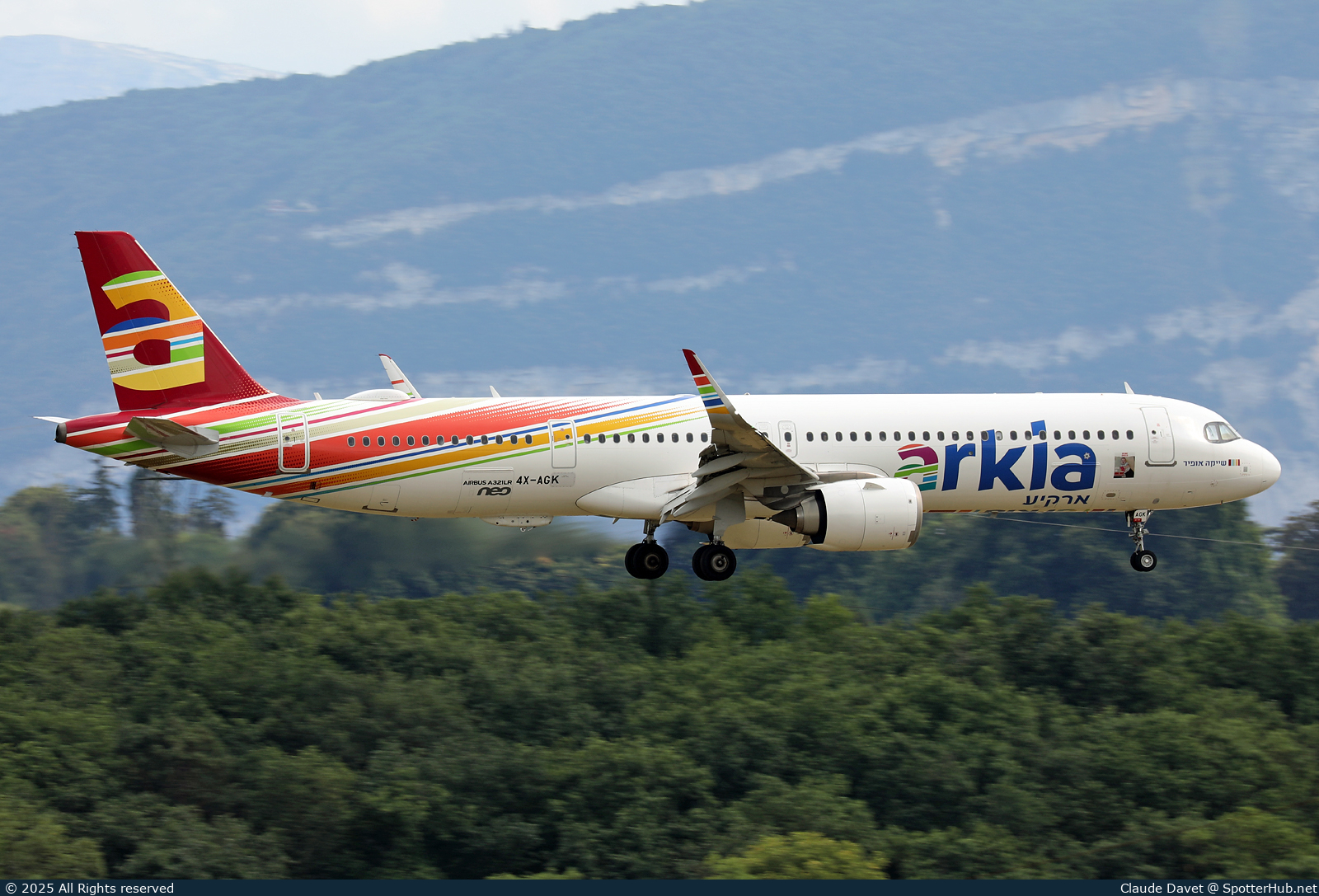 Photo of 4X-AGK - Airbus A321-251NX operated by Arkia Israeli Airlines
