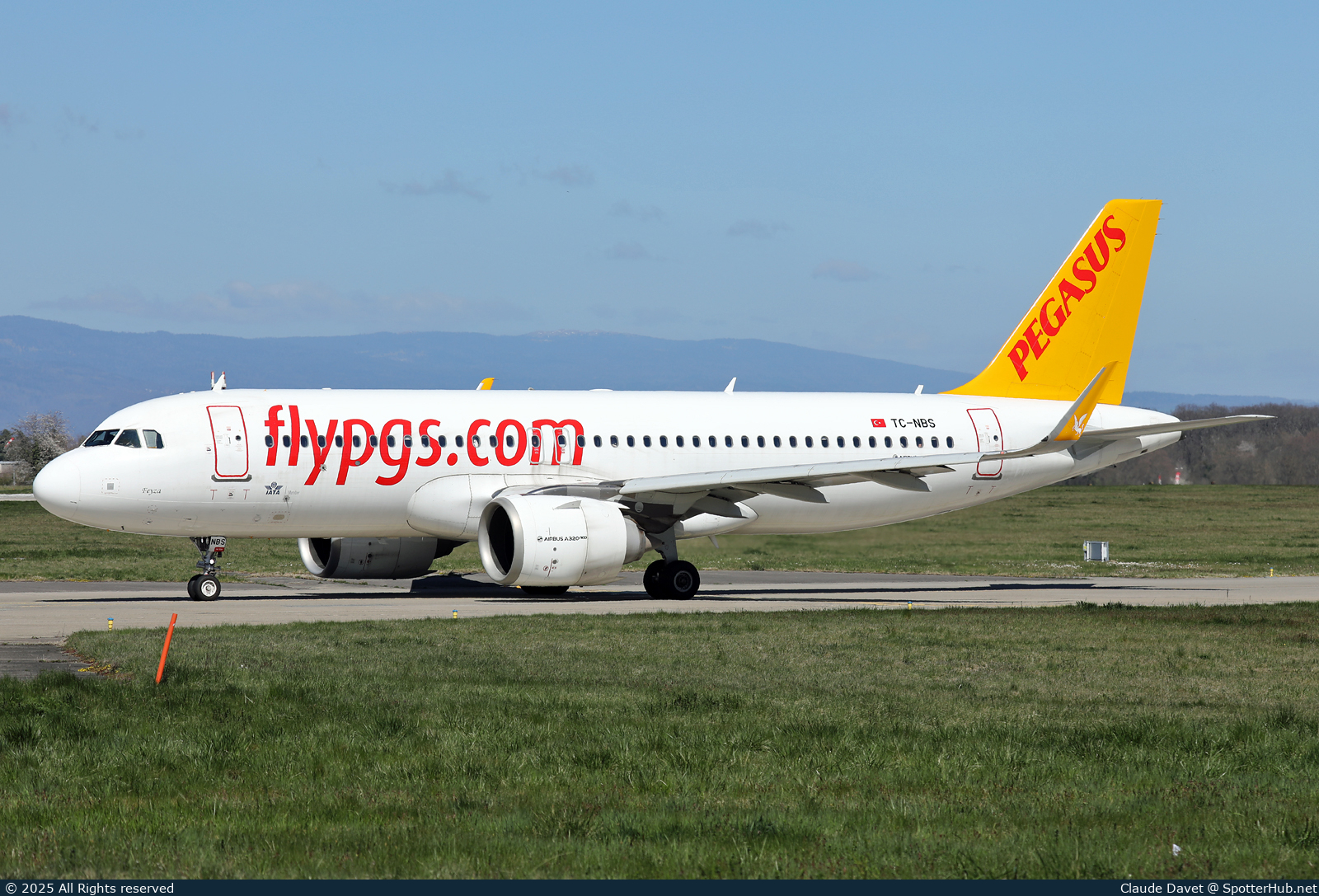 Photo of TC-NBS - Airbus A320-251N operated by Pegasus Airlines