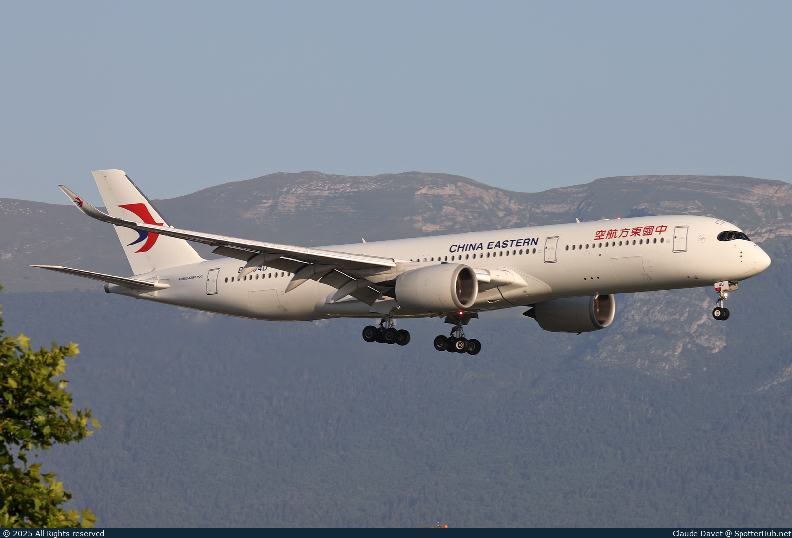 Photo of B-304D - Airbus A350-941 operated by China Eastern Airlines