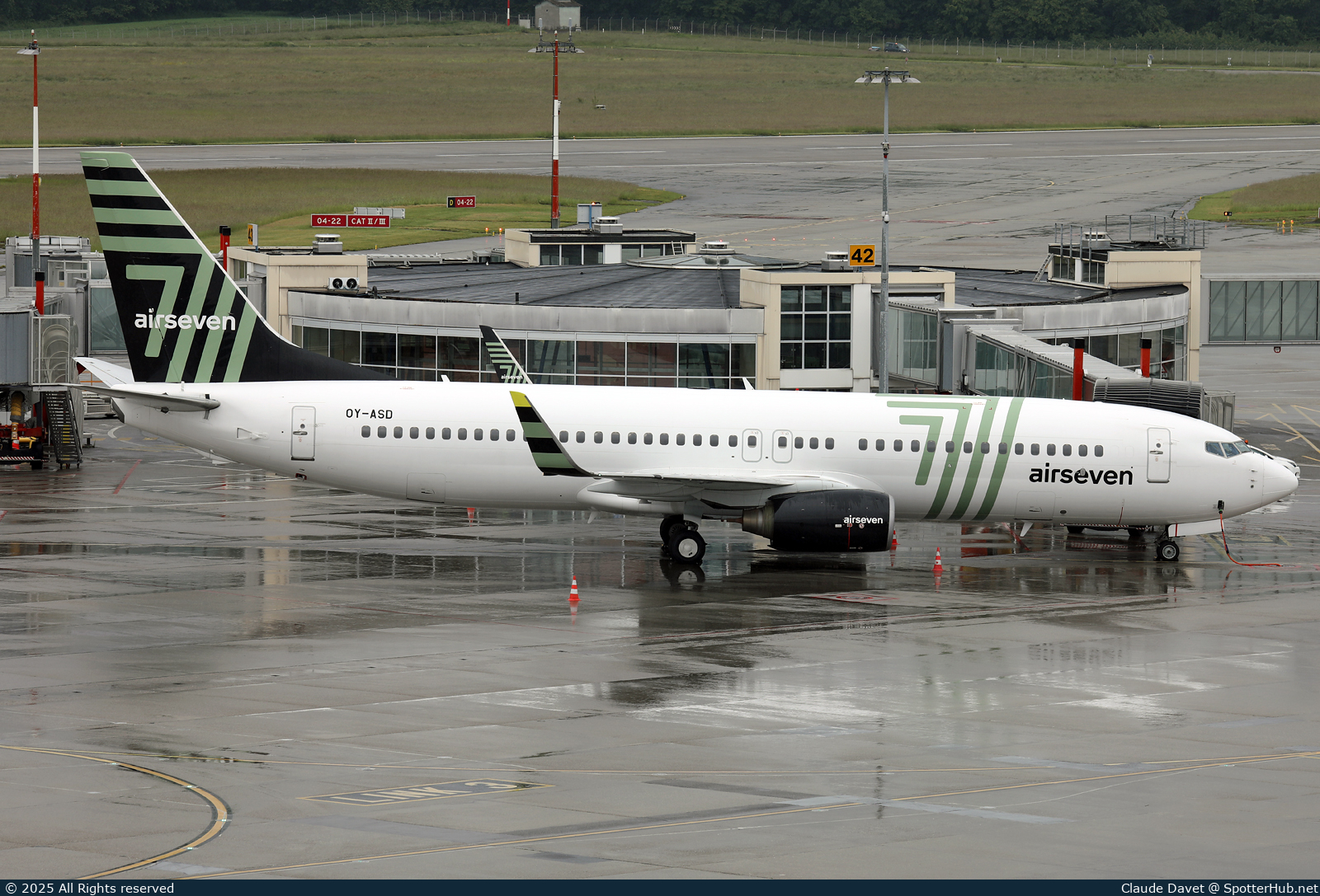 Photo of OY-ASD - Boeing 737-8FZ operated by Airseven (opb Copenhagen Airtaxi)