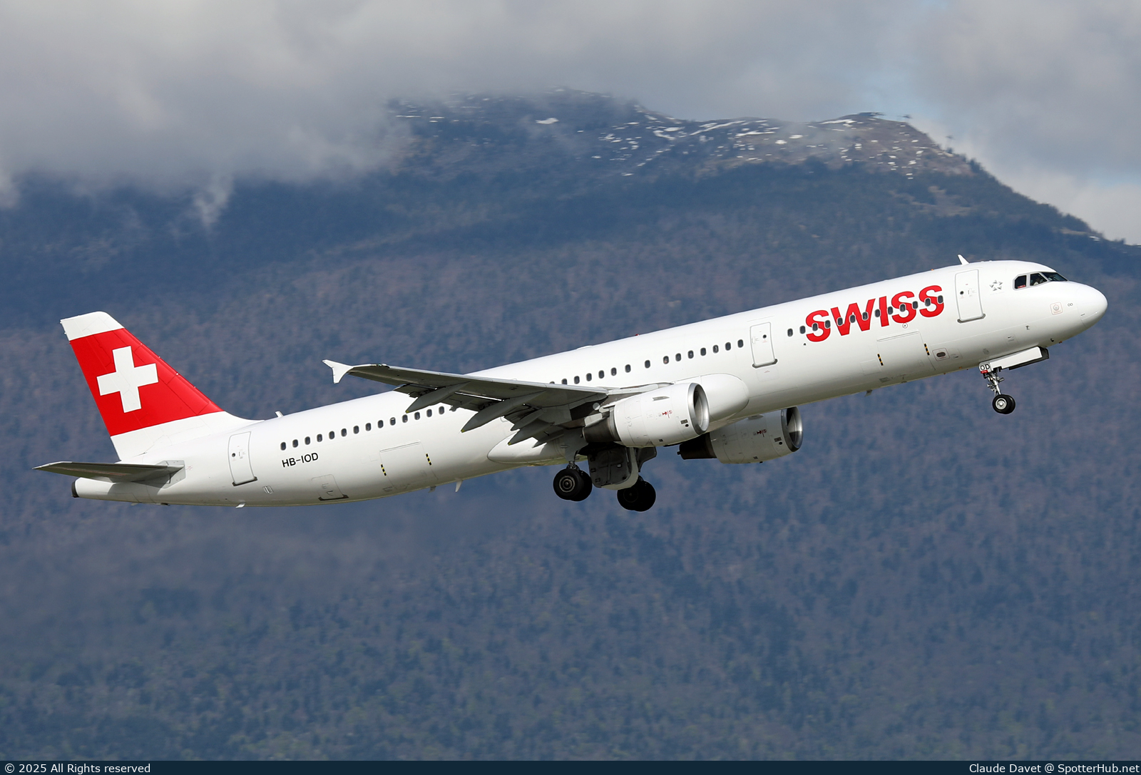 Photo of HB-IOD - Airbus A321-111 operated by Swiss International Air Lines