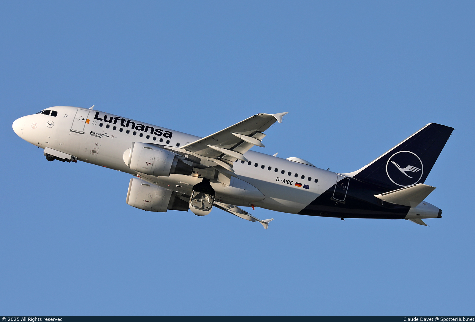 Photo of D-AIBE - Airbus A319-112 operated by Lufthansa