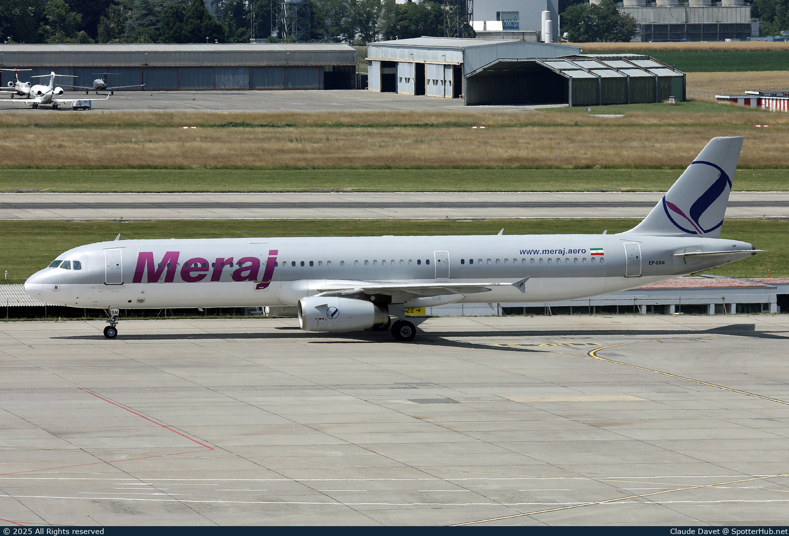 Photo of EP-SSN - Airbus A321-231 operated by Meraj Airlines