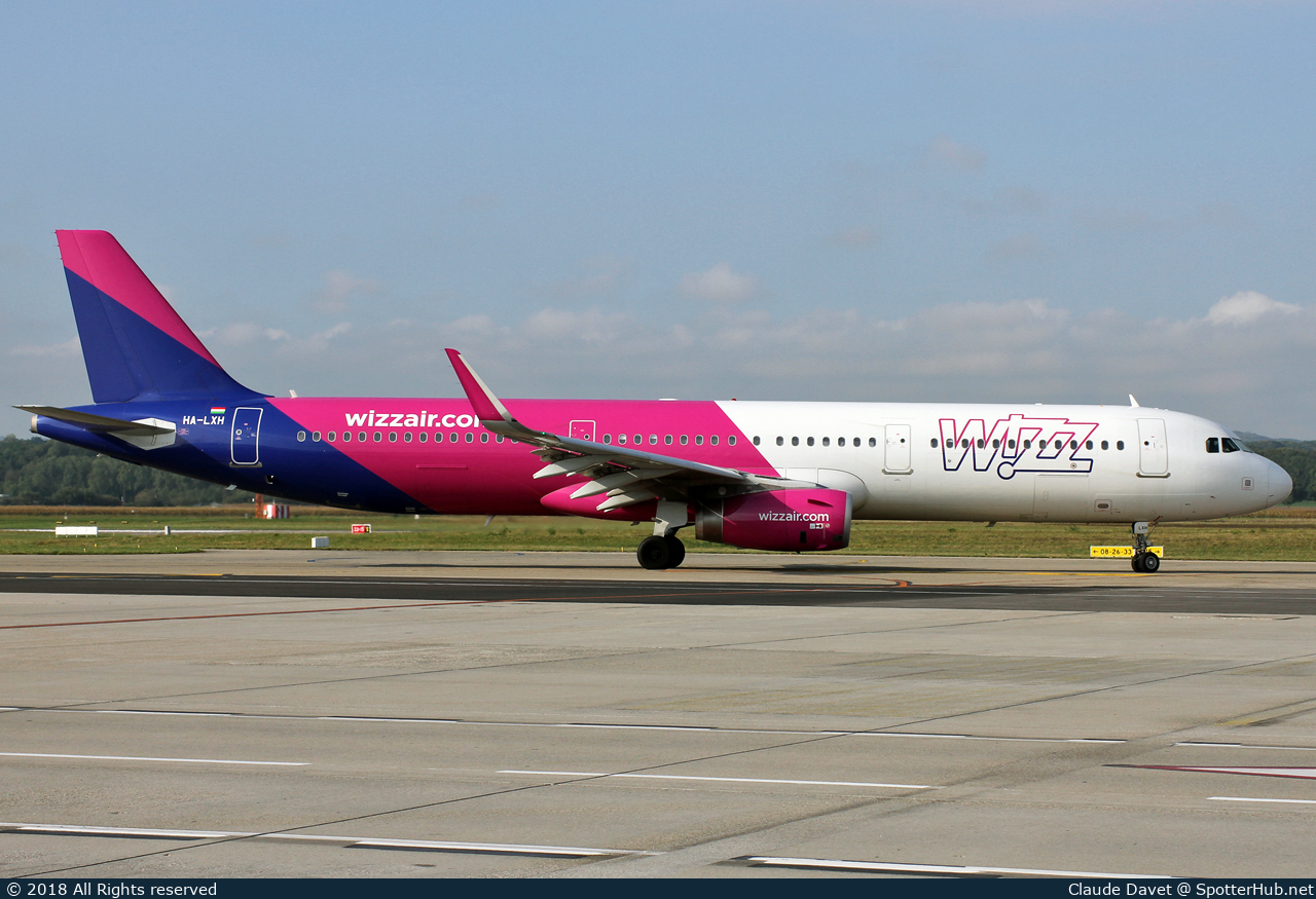 Photo of HA-LXH - Airbus A321-231 operated by Wizz Air