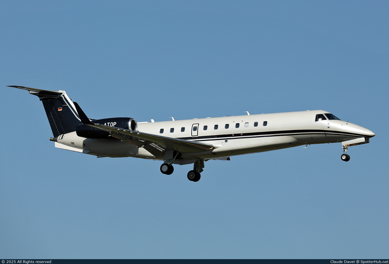 Photo of D-ATOP - Embraer Legacy 650E operated by VistaJet Germany