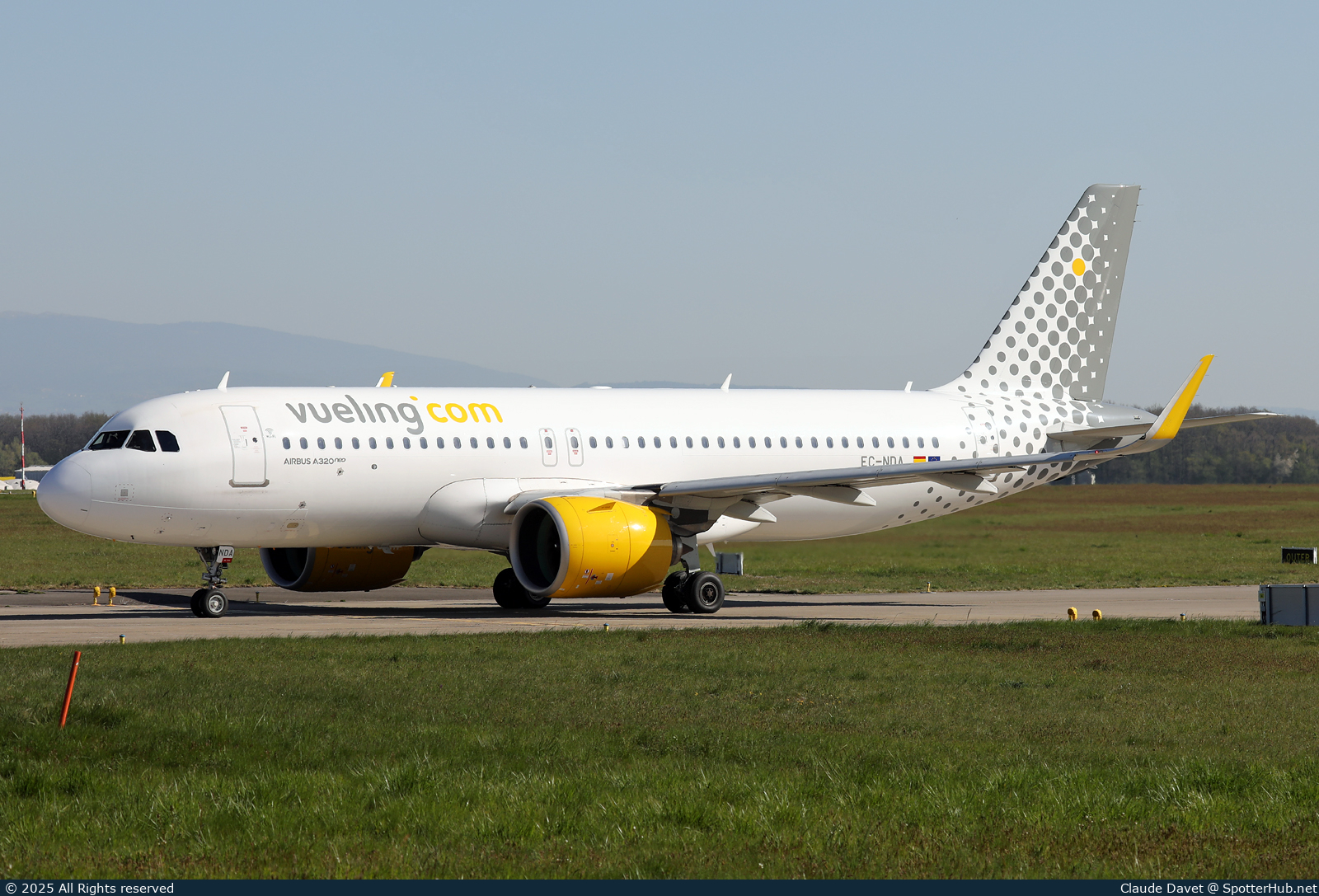 Photo of EC-NDA - Airbus A320-271N operated by Vueling