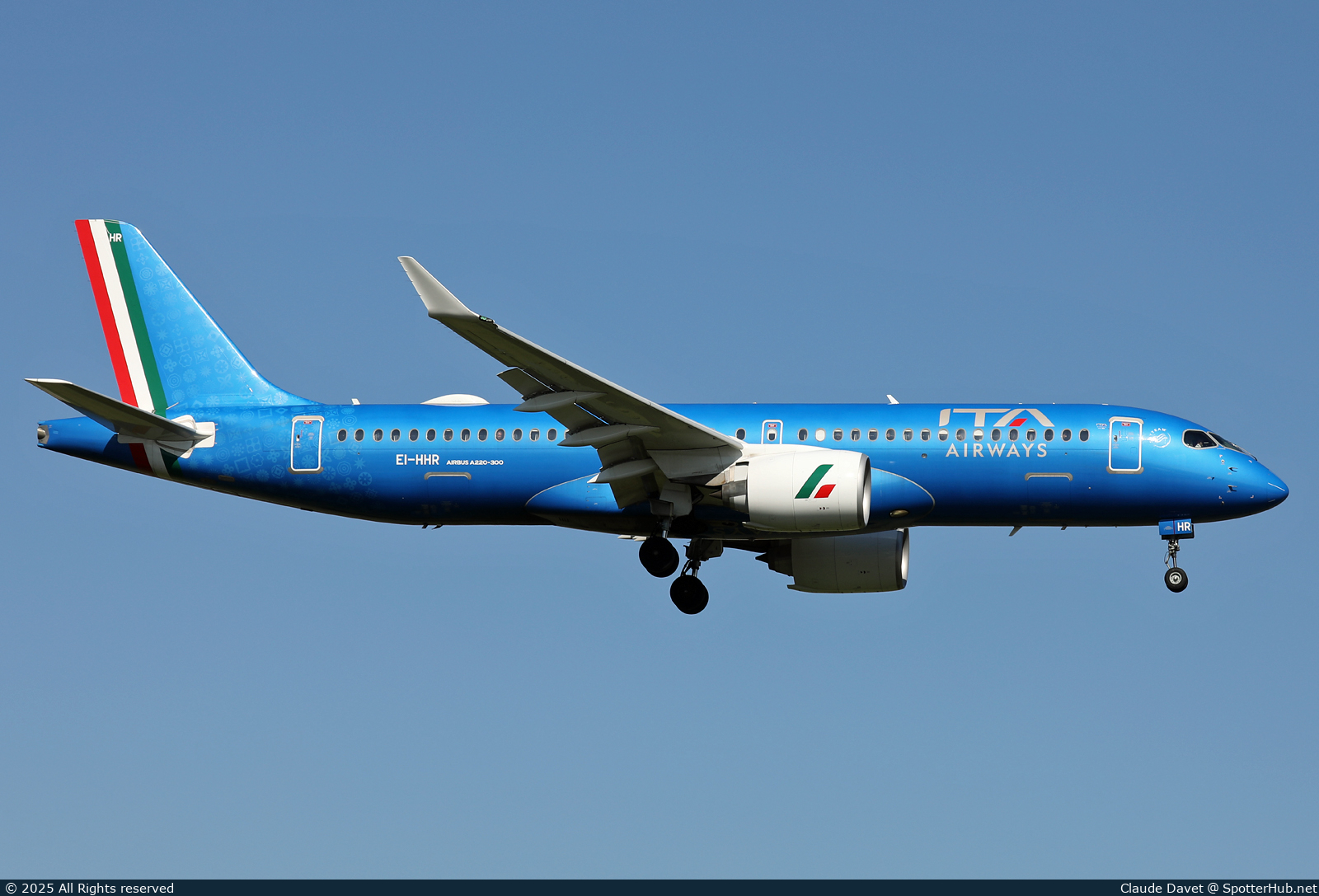 Photo of EI-HHR - Airbus A220-300 operated by ITA Airways
