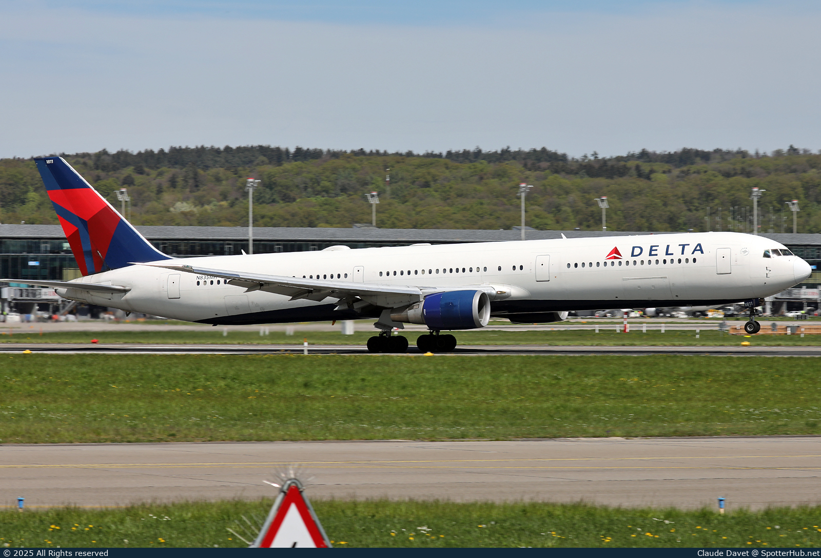 Photo of N835MH - Boeing 767-432(ER) operated by Delta Air Lines