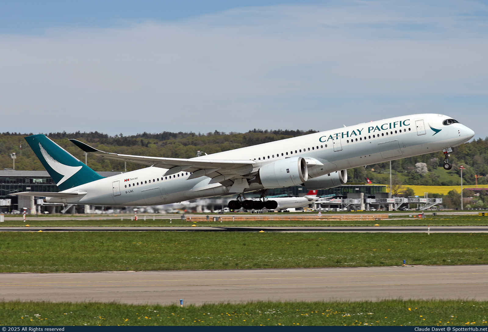 Photo of B-LRC - Airbus A350-941 operated by Cathay Pacific Airways