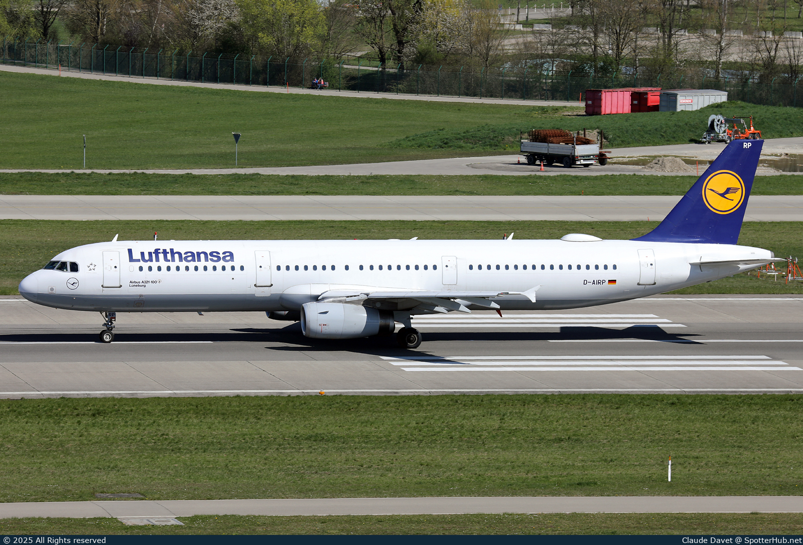 Photo of D-AIRP - Airbus A321-131 operated by Lufthansa