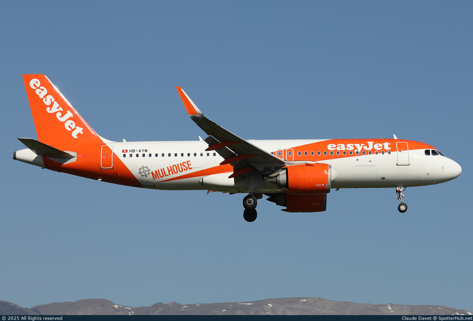 Photo of HB-AYM - Airbus A320-251N operated by easyJet Switzerland