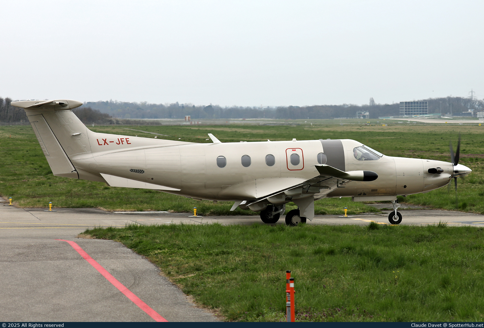 Photo of LX-JFE - Pilatus PC-12 NG operated by Jetfly Aviation