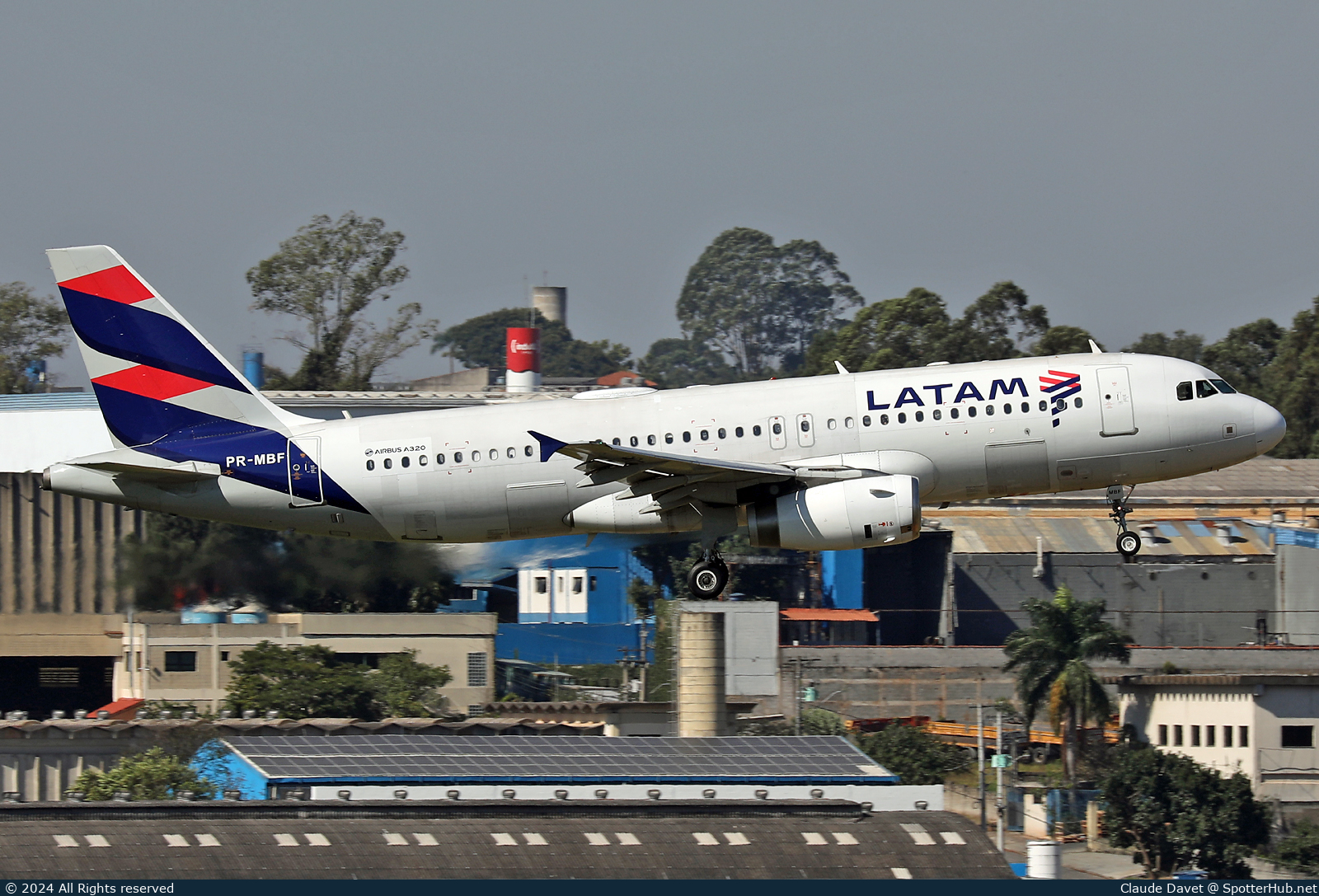 Photo of PR-MBF - Airbus A320-232 operated by LATAM Airlines Brasil