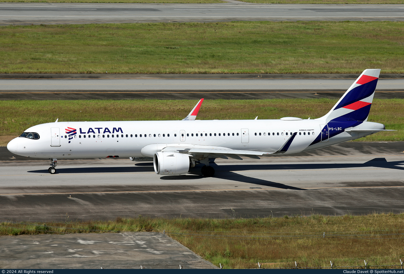 Photo of PS-LBC - Airbus A321-271NX operated by LATAM Airlines Brasil